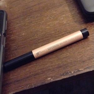 Silk Armor (Pearl Rose Gold) Eyeshadow Stick
